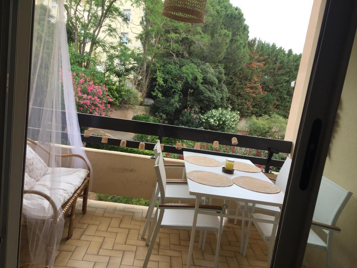 Studio Cabine,4 Personnes ,Renove,Au Calme,200 M De La Plage,Parking Prive Sete Luaran gambar